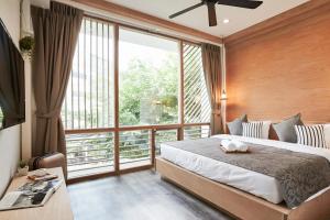 Deluxe Double Room with Shower room in Vann Bangkok Boutique House