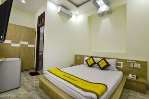 Phòng Giường Đôi Lớn Loại Sang (Deluxe Queen Room)
