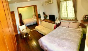 Phòng 4 Người Nhìn ra Hồ nước (Quadruple Room with Lake View)