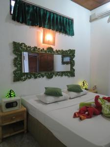 Phòng Giường Đôi Với Phòng Tắm Chung (Double Room with Shared Bathroom)