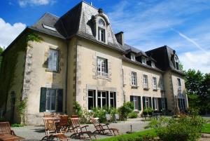 Chateau De Beauvais Hotel In Saint Amand Jartoudeix France J2ski
