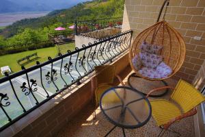 Phòng Deluxe giường đôi có ban công (Deluxe Double Room with Balcony)