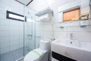 Phòng 4 Người có Sân hiên (Quadruple Room with Terrace)