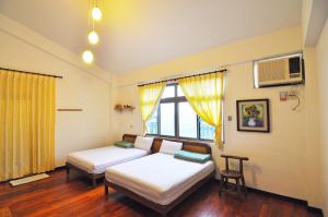 Phòng Deluxe 4 Người (Deluxe Quadruple Room)