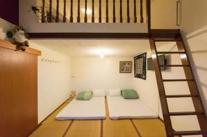 Phòng Gia Đình Có Vòi Sen (Family Room with Shower)