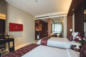 Phòng Hai Giường Đơn Loại Sang (Deluxe Twin Room)