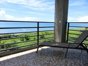 Phòng Deluxe Giường Đôi Với Ban Công và Tầm Nhìn Ra Biển (Deluxe Double Room with Balcony and Sea View)