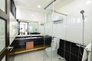 Phòng 4 Người Có Ban Công (Quadruple Room with Balcony)