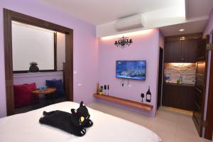 Phòng Tiêu Chuẩn Giường Đôi Lớn (Standard Queen Room)