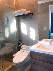 Phòng Giường Đôi Có Ban Công (Double Room with Balcony)