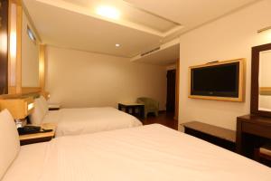 Phòng Tiêu chuẩn 4 người (Standard Quadruple Room)