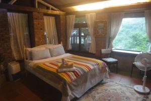 Phòng Giường Đôi Nhìn Ra Núi (Double Room with Mountain View)