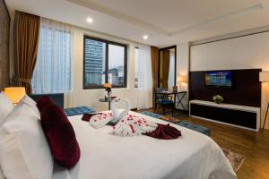 Phòng dành cho tuần trăng mật (Honey Moon Room)