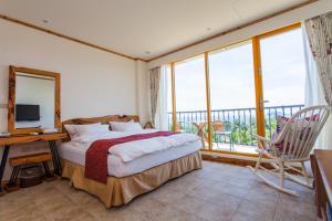 Phòng Giường Đôi Nhìn Ra Biển (Double Room with Sea View)