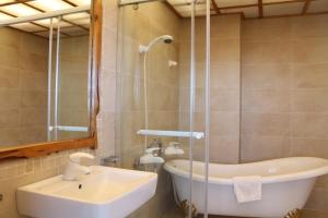 Phòng Deluxe 4 Người (Deluxe Quadruple Room)