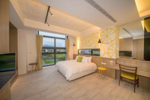 Phòng Giường Đôi Lớn có Cảnh (Queen Room with View)