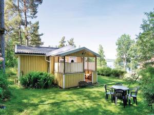 Holiday home Låkenäsvägen Fristad