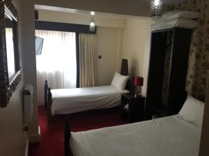 Triple Room room in Islington Inn
