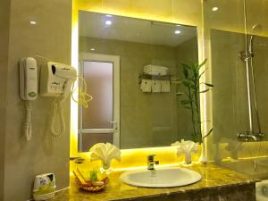 Phòng sang trọng 1 giường King (Luxury 1 King Bed)