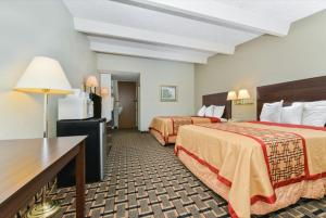 Double Room with Two Double Beds - Non-Smoking room in Americas Best Value Inn Sarasota