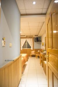 Phòng Hạng Tiết kiệm Cho 4 Người (Economy Quadruple Room)