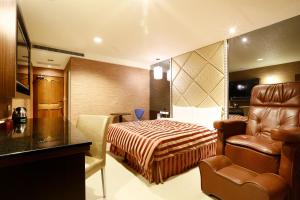 Phòng Có Giường Cỡ Queen Và Bồn Tắm Spa (Queen Room with Spa Bath)