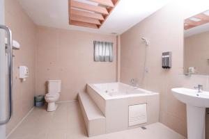 Phòng Đôi Cao Cấp (Superior Double Room)