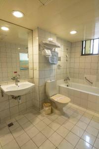 Phòng 3 Người Có Phòng Tắm (Triple Room with Bathroom)