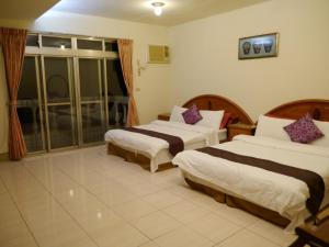 Phòng 4 người Nhìn ra cảnh Núi non (Quadruple Room with Mountain View)