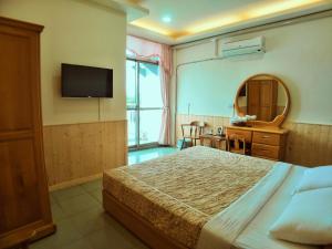 Phòng Giường Đôi Có Ban Công (Double Room with Balcony)