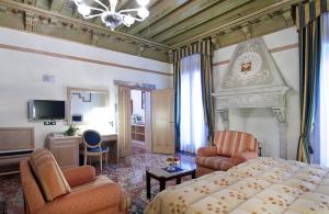 Family Room (2 Adults + 2 Children) room in Foscari Palace