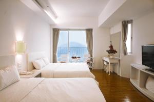 Phòng Deluxe Nhìn Ra Hồ Nước (Deluxe Lake View)