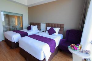 Phòng Hai Giường Đơn Loại Sang (Deluxe Twin Room)