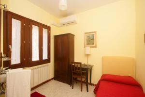 Single Room with Private Bathroom room in Hotel dalla Mora