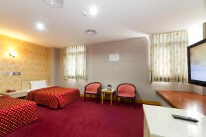 Phòng 2 Giường Đơn Hạng Bình Dân (Budget Twin Room)