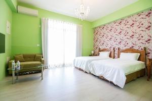 Phòng giường đôi hoặc 2 giường có ban công (Double or Twin with Balcony)