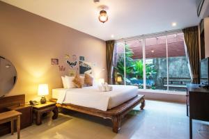 Suite room in Feung Nakorn Balcony Rooms and Cafe