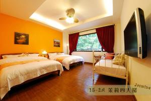 Phòng Deluxe 4 người (Deluxe Quadruple Room)