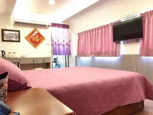 Phòng Superior giường đôi lớn (Superior Queen Room)
