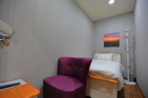 Phòng Đơn Với Phòng Tắm Vòi Sen Và Toilet Chung (Single Room with Shared Shower and Toilet)