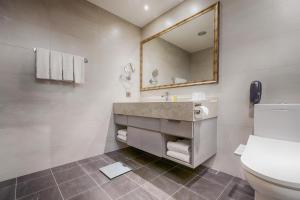 Phòng Deluxe 4 giường cho 4 người (Deluxe Quadruple Room for 4 People)