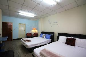 Phòng Gia Đình Có Vòi Sen (Family Room with Shower)