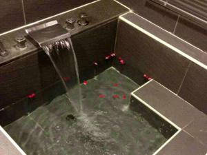 Phòng 4 Người Có Phòng Tắm (Quadruple Room with Bathroom)
