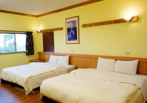 Phòng Tiêu Chuẩn 4 Người (Standard Quadruple Room)