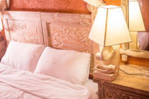 Phòng Giường Đôi Có Sân Hiên (Double Room with Terrace)