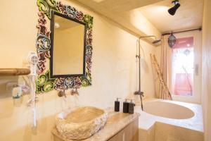 Phòng Giường Đôi Có Sân Hiên (Double Room with Terrace)