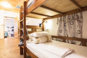 Phòng Bốn Người Có Phòng Tắm Riêng (Quadruple Room with Private Bathroom)
