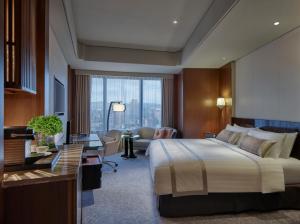 Horizon Superior King Room with Horizon Club Lounge Access