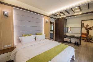 Phòng Giường Đôi Lớn (Large Double Room)