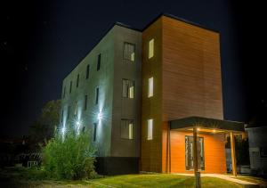 Clifton Hill Luxury Condo 4b Niagara Falls Canada J2ski